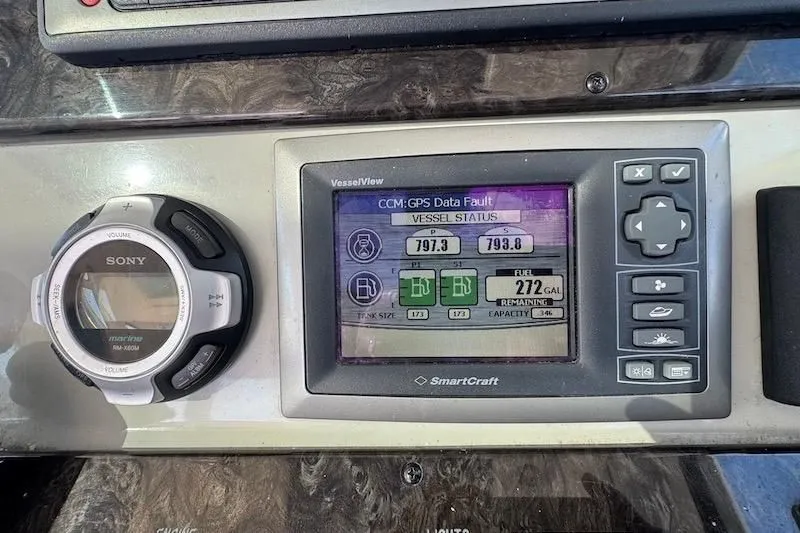 Slide: The Image of Sea Ray 470 Sundancer 2010 - 61