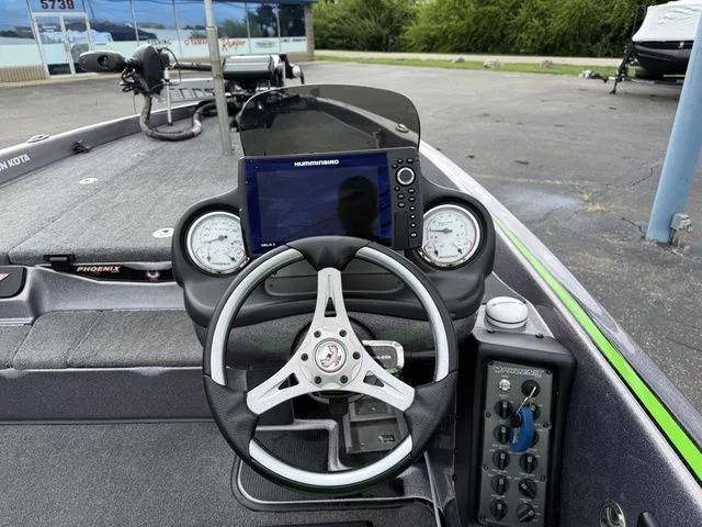 Slide: The Image of Phoenix Bass Boat 618 Pro 2016 - 4