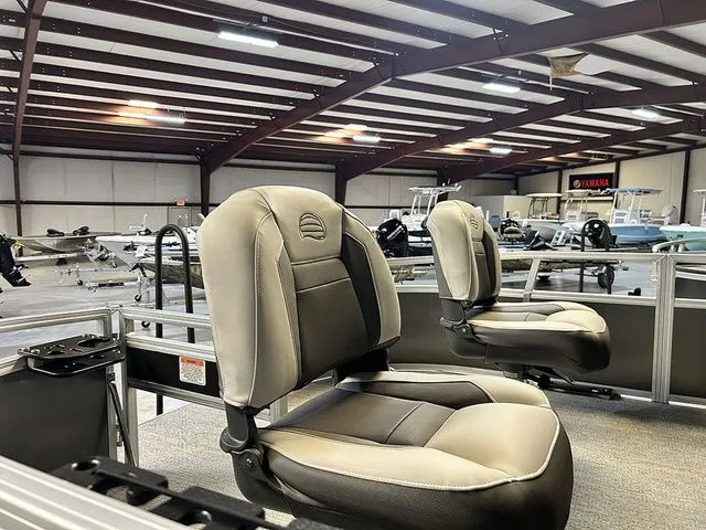 Slide: The Image of Sun Tracker Bass Buggy 16 XL Select 2026 - 15