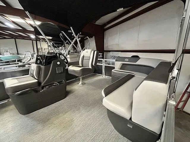 Slide: The Image of Sun Tracker Bass Buggy 16 XL Select 2026 - 16