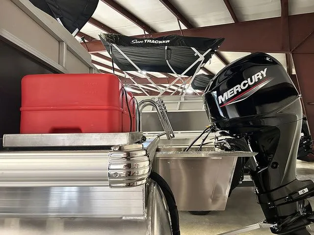 Slide: The Image of Sun Tracker Bass Buggy 16 XL Select 2026 - 17