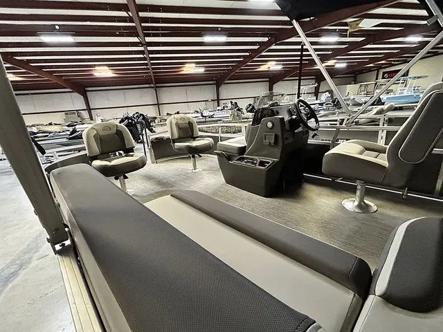 Slide: The Image of Sun Tracker Bass Buggy 16 XL Select 2026 - 5