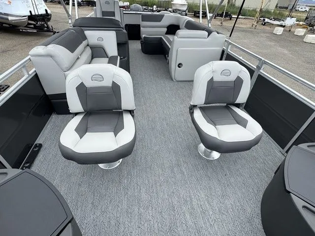 Slide: The Image of Sun Tracker Fishin' Barge 22 DLX 2026 - 8