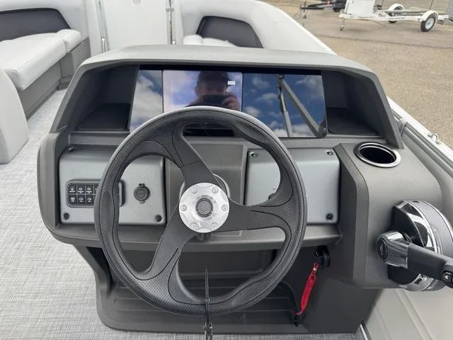 Slide: The Image of Sun Tracker Party Barge 18 DLX 2026 - 11