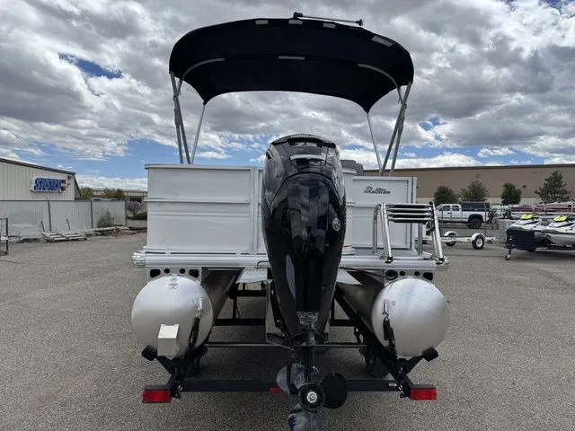 Slide: The Image of Sun Tracker Party Barge 18 DLX 2026 - 5