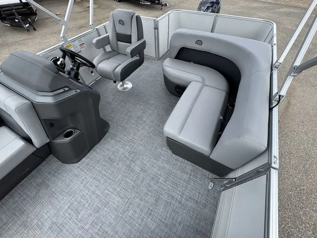 Slide: The Image of Sun Tracker Party Barge 18 DLX 2026 - 9