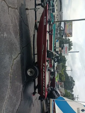 Slide: The Image of Tracker Pro 160 2019 - 4