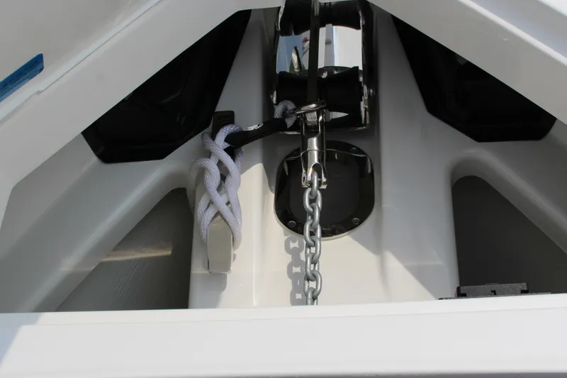 Slide: The Image of Anchor chain and rope on 2025 Cobalt R33 boat deck. - 43