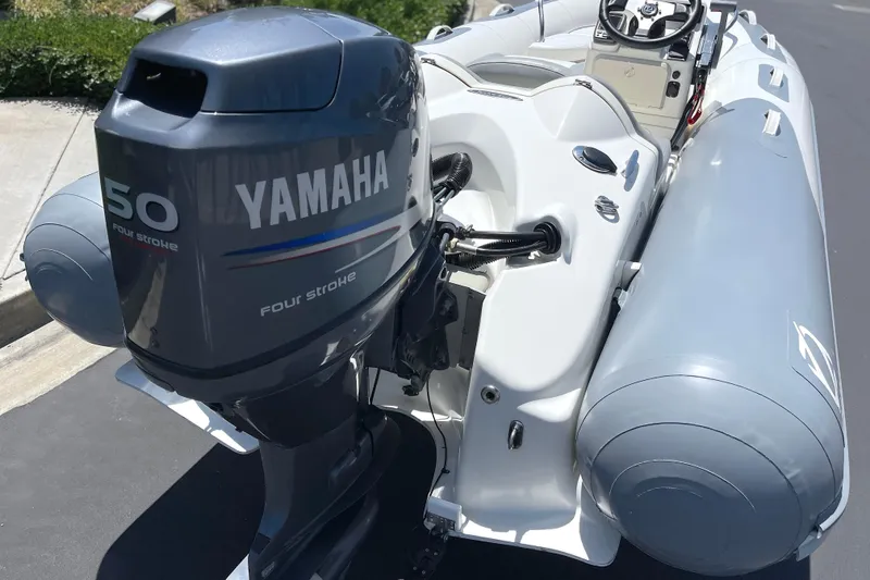 Slide: The Image of 2007 Zodiac Yachtline Deluxe 420 with Yamaha 50HP four-stroke outboard motor. - 5