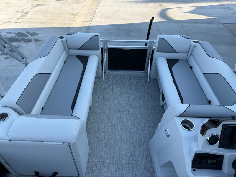 Slide: The Image of Avalon 21' Venture Platinum Quad Lounge w/ 60HP Mercury! 2026 - 9