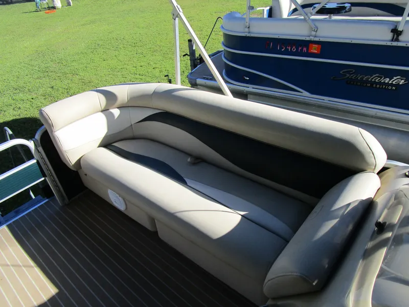 Slide: The Image of Sweetwater SW 2086 F 2021 - 9