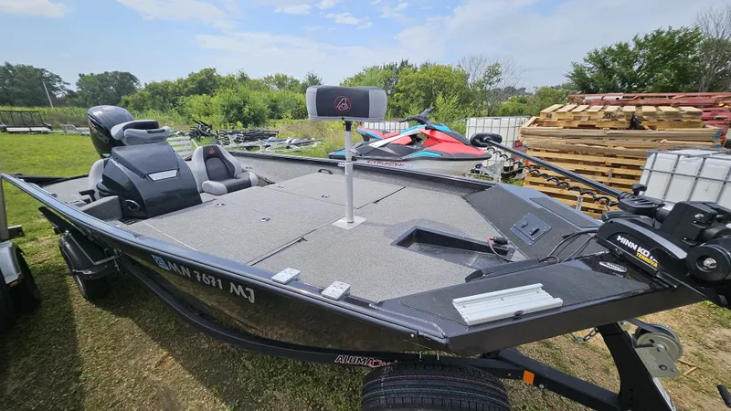 Slide: The Image of Alumacraft Pro 185 2022 - 11