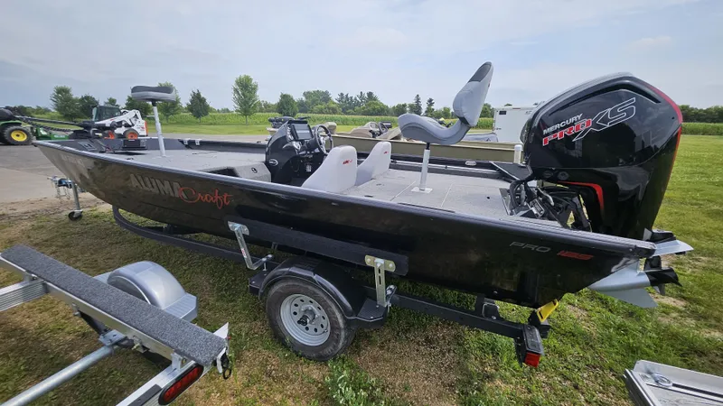 Slide: The Image of Alumacraft Pro 185 2022 - 12