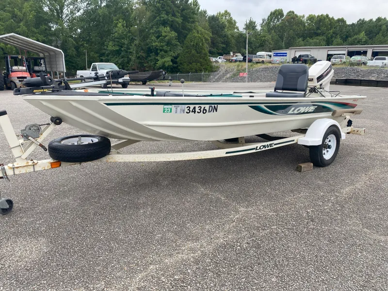 Slide: The Image of Lowe 162 1999 - 1