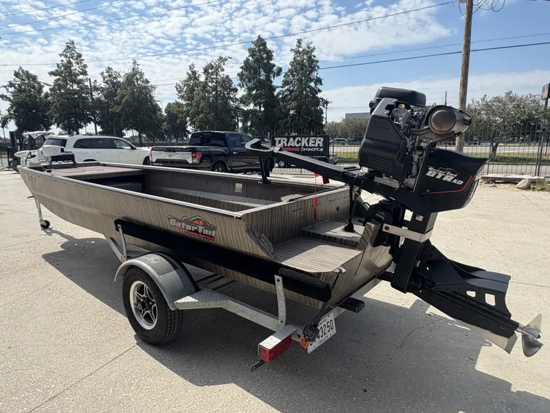 Slide: The Image of Gator-Tail 18x48 Extreme 2024 - 3