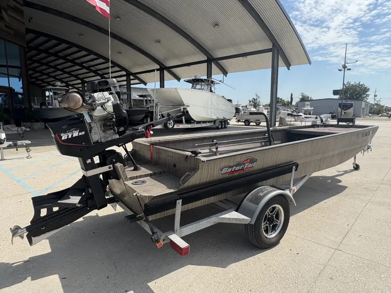 Slide: The Image of Gator-Tail 18x48 Extreme 2024 - 5