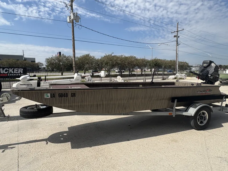 Slide: The Image of Gator-Tail 18x48 Extreme 2024 - 7