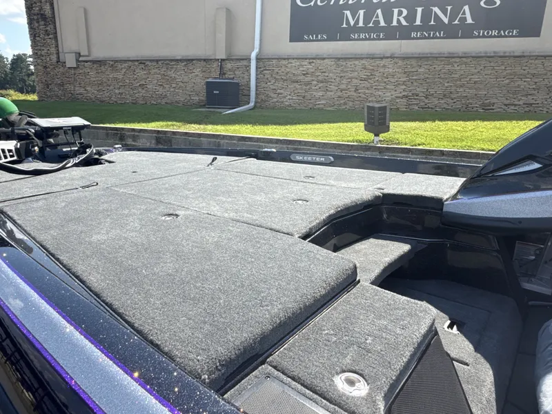 Slide: The Image of Skeeter FXR21 Limited 2025 - 5