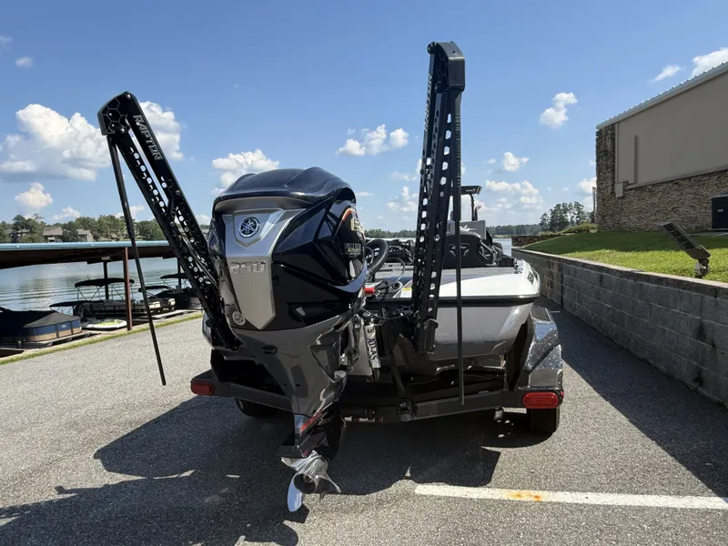 Slide: The Image of Skeeter FXR20 Limited 2026 - 6