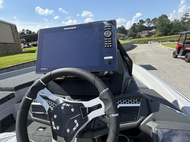 Slide: The Image of Skeeter FXR20 Limited 2025 - 6