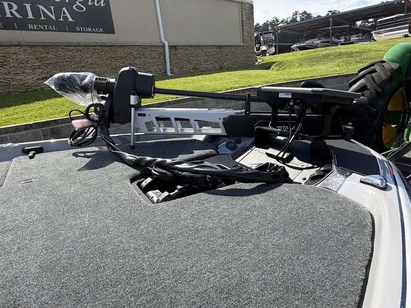 Slide: The Image of Skeeter FXR20 Limited 2025 - 7