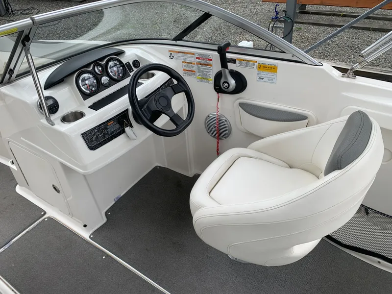 Slide: The Image of Bayliner 215 DB 2014 - 12