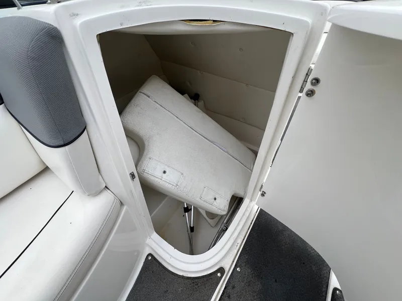 Slide: The Image of Bayliner 215 DB 2014 - 16