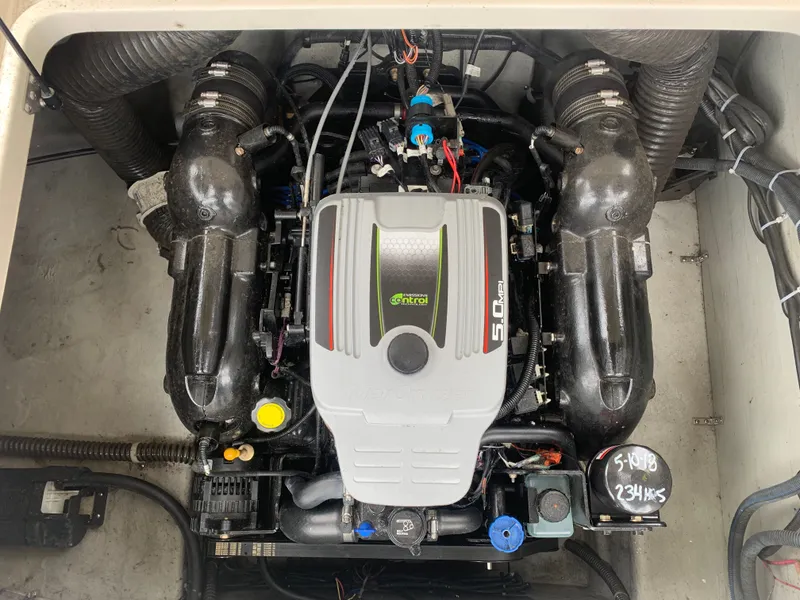 Slide: The Image of Bayliner 215 DB 2014 - 8