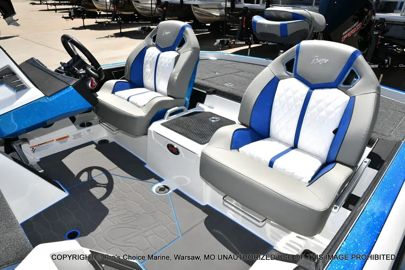 Slide: The Image of Ranger Z520R 2026 - 16