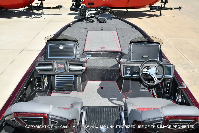 Slide: The Image of Ranger Boats Z520R Dual Console 2026 - 12