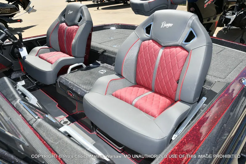 Slide: The Image of Ranger Boats Z520R Dual Console 2026 - 21