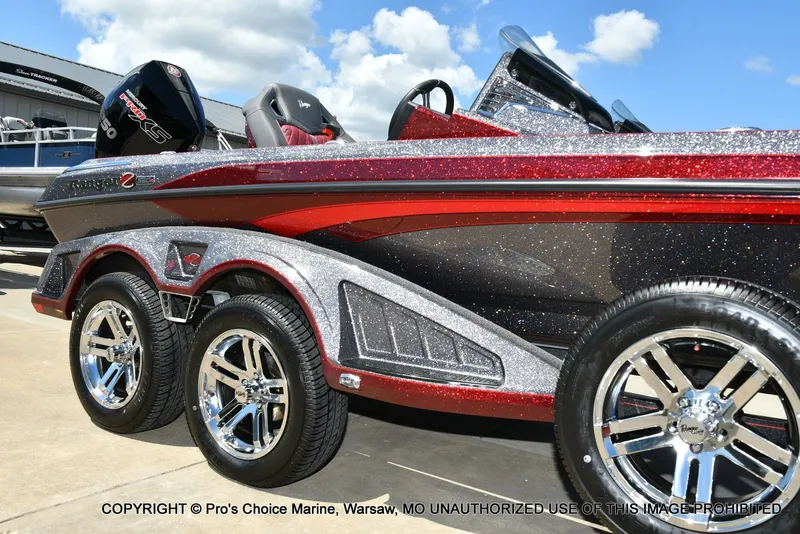 Slide: The Image of Ranger Boats Z520R Dual Console 2026 - 26