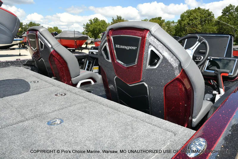 Slide: The Image of Ranger Boats Z520R Dual Console 2026 - 4