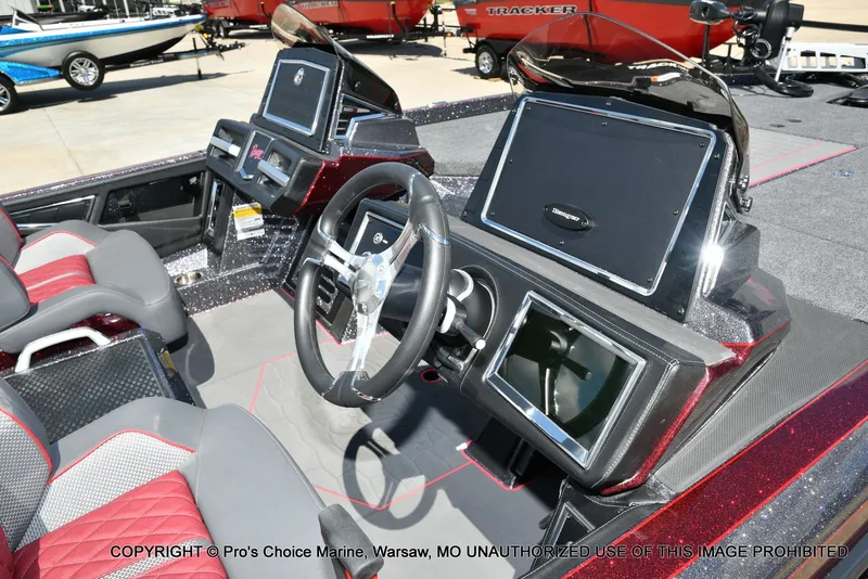 Slide: The Image of Ranger Boats Z520R Dual Console 2026 - 40
