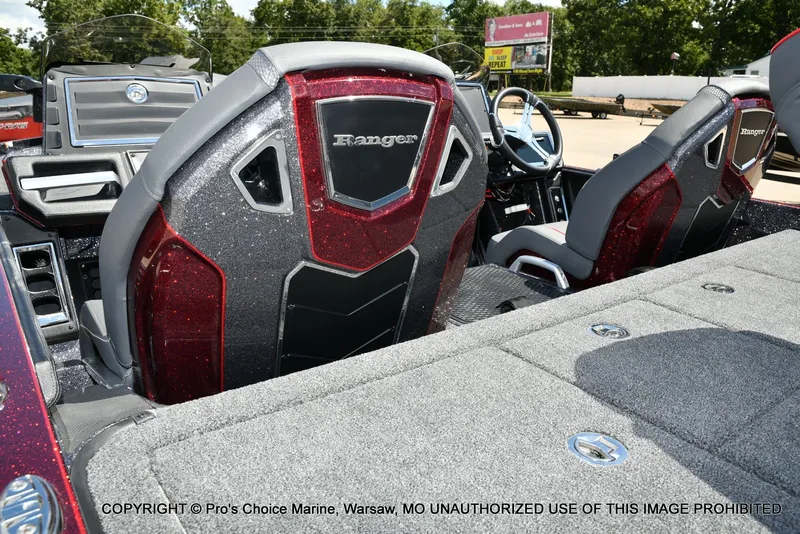 Slide: The Image of Ranger Boats Z520R Dual Console 2026 - 42