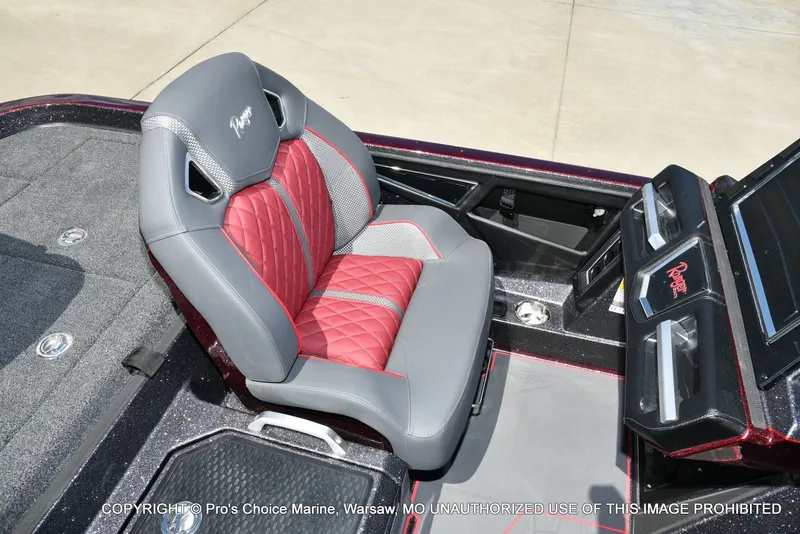 Slide: The Image of Ranger Boats Z520R Dual Console 2026 - 49