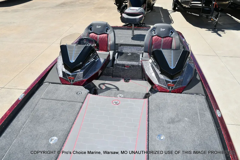 Slide: The Image of Ranger Boats Z520R Dual Console 2026 - 53