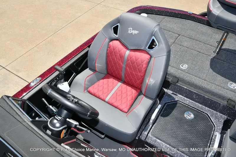 Slide: The Image of Ranger Boats Z520R Dual Console 2026 - 56
