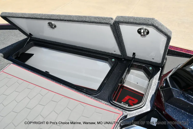 Slide: The Image of Ranger Boats Z520R Dual Console 2026 - 65