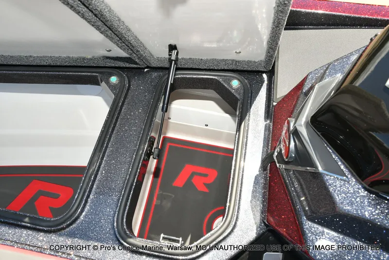 Slide: The Image of Ranger Boats Z520R Dual Console 2026 - 66