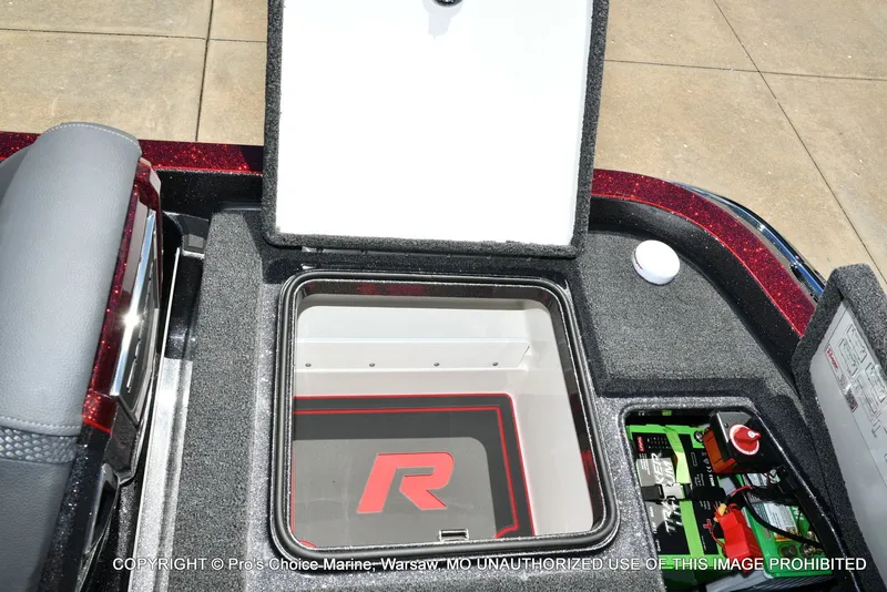 Slide: The Image of Ranger Boats Z520R Dual Console 2026 - 71