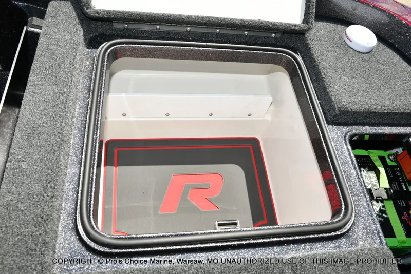 Slide: The Image of Ranger Boats Z520R Dual Console 2026 - 72