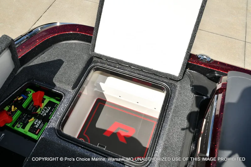 Slide: The Image of Ranger Boats Z520R Dual Console 2026 - 73