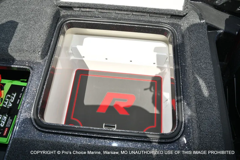 Slide: The Image of Ranger Boats Z520R Dual Console 2026 - 74