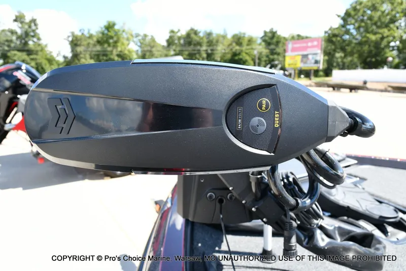 Slide: The Image of Ranger Boats Z520R Dual Console 2026 - 8