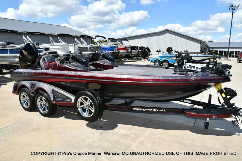 Slide: The Image of Ranger Boats Z520R Dual Console 2026 - 80