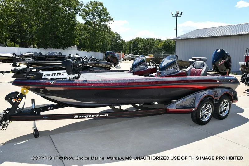 Slide: The Image of Ranger Boats Z520R Dual Console 2026 - 83