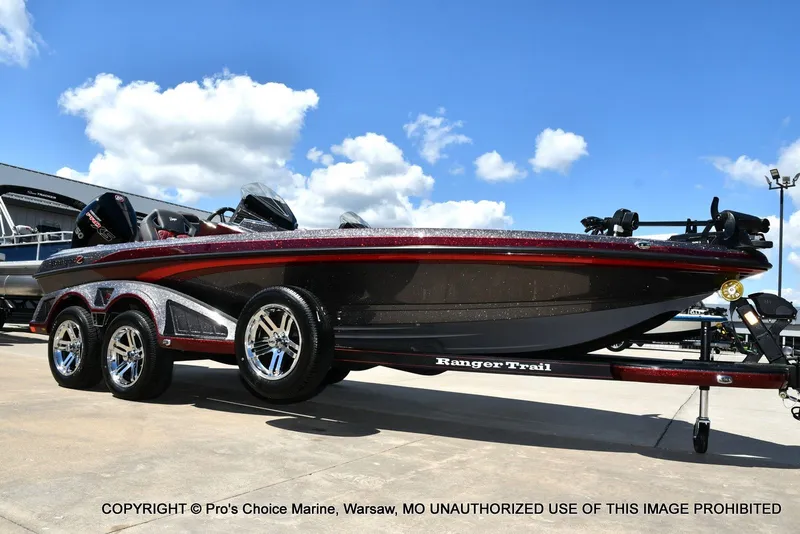Slide: The Image of Ranger Boats Z520R Dual Console 2026 - 84