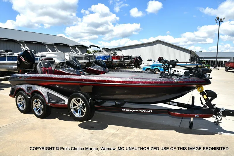 Slide: The Image of Ranger Boats Z520R Dual Console 2026 - 86