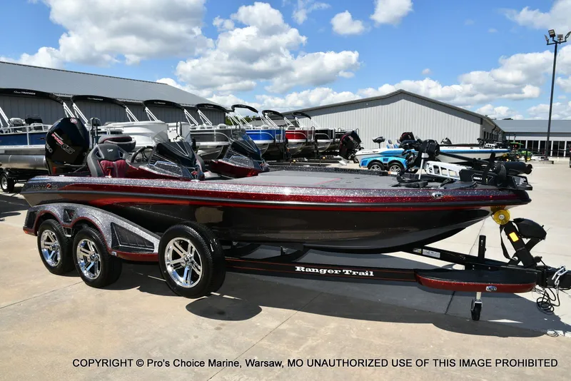 Slide: The Image of Ranger Boats Z520R Dual Console 2026 - 87